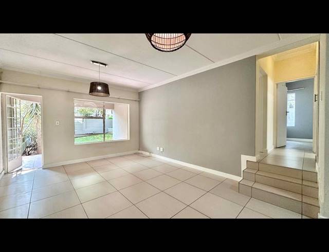 2 BEDROOM APARTMENT FOR SALE IN BRYANSTON